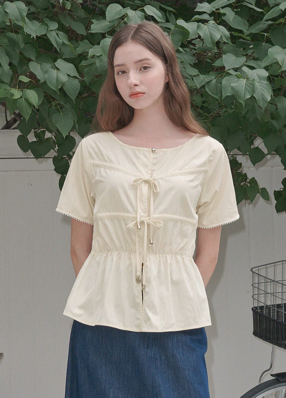 #creamyellow