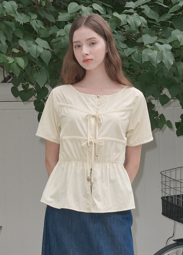 #creamyellow