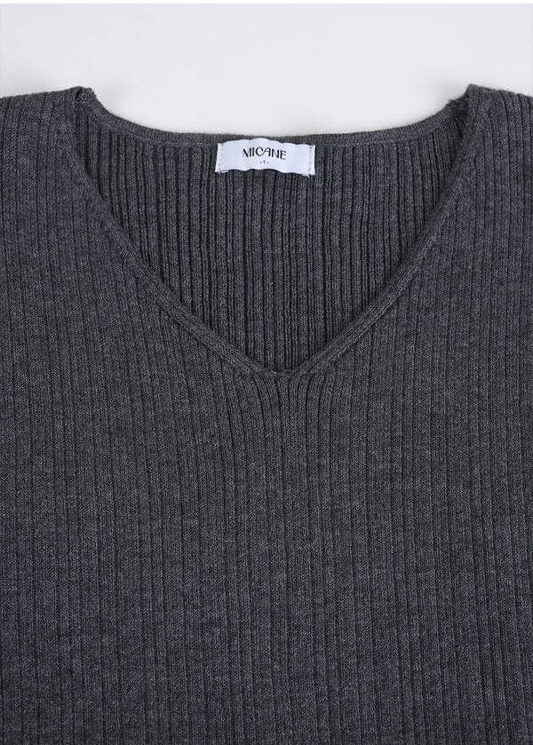 Grady V-Neck Knit-Belt Setup
