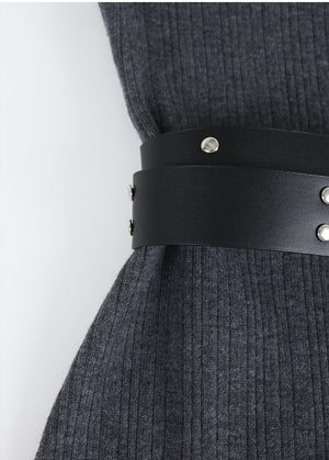 Grady V-Neck Knit-Belt Setup