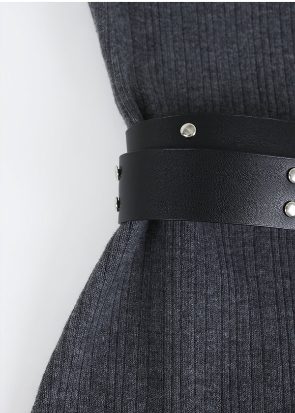 Grady V-Neck Knit-Belt Setup