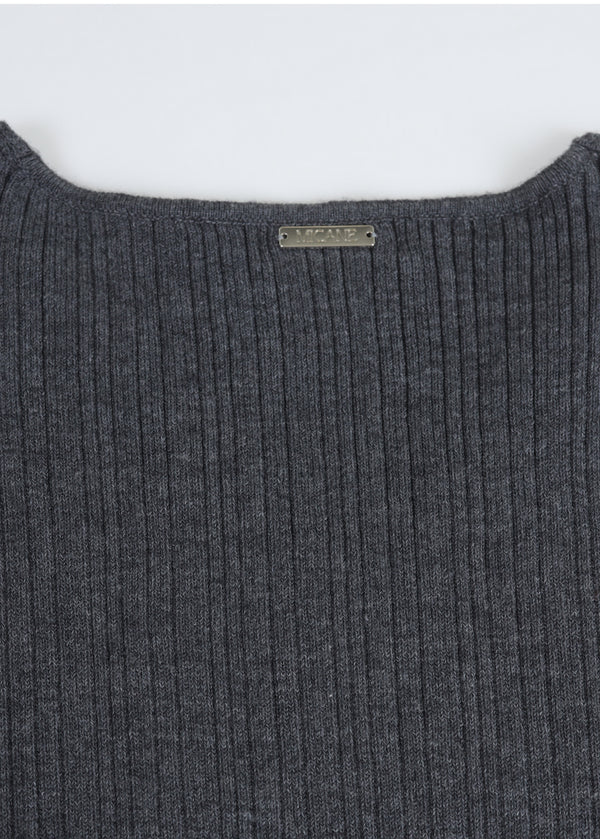 Grady V-Neck Knit-Belt Setup